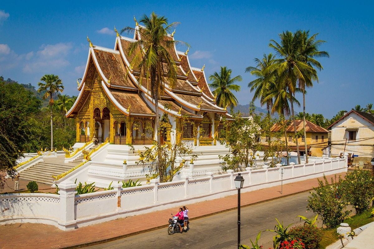 Laos not only boasts beautiful natural landscapes but also features many unique cultural landmarks 